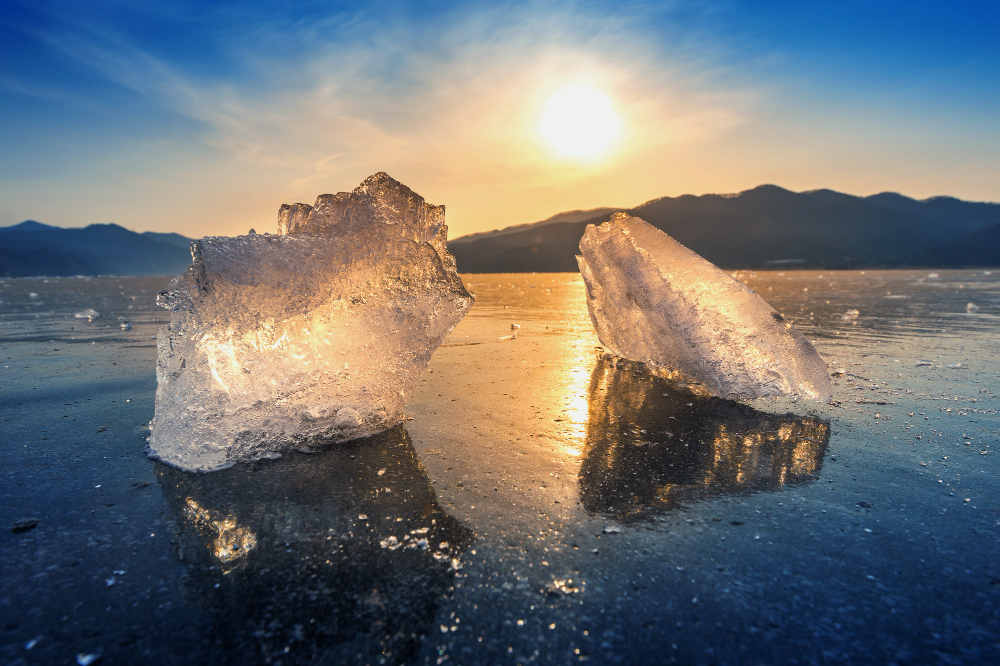 The Water Paradox: When Hot Freezes Faster Than Cold