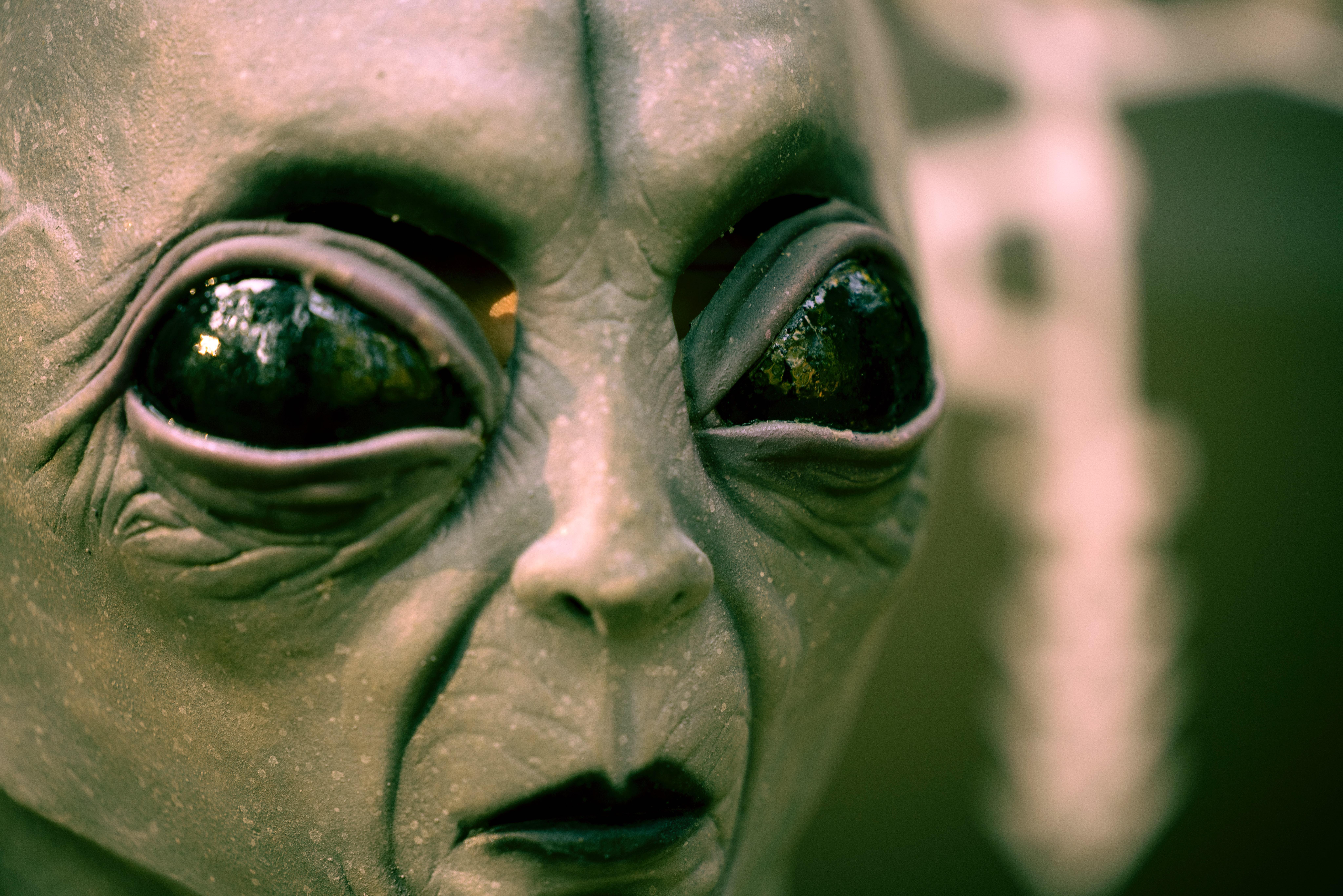 Ancient Aliens (Season 6, Episode 11) - Aliens and Mysterious Mountains